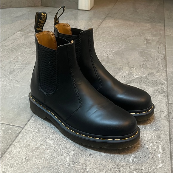 Dr. Martens 2976 Black Chelsea Boots - Picture 2 of 11